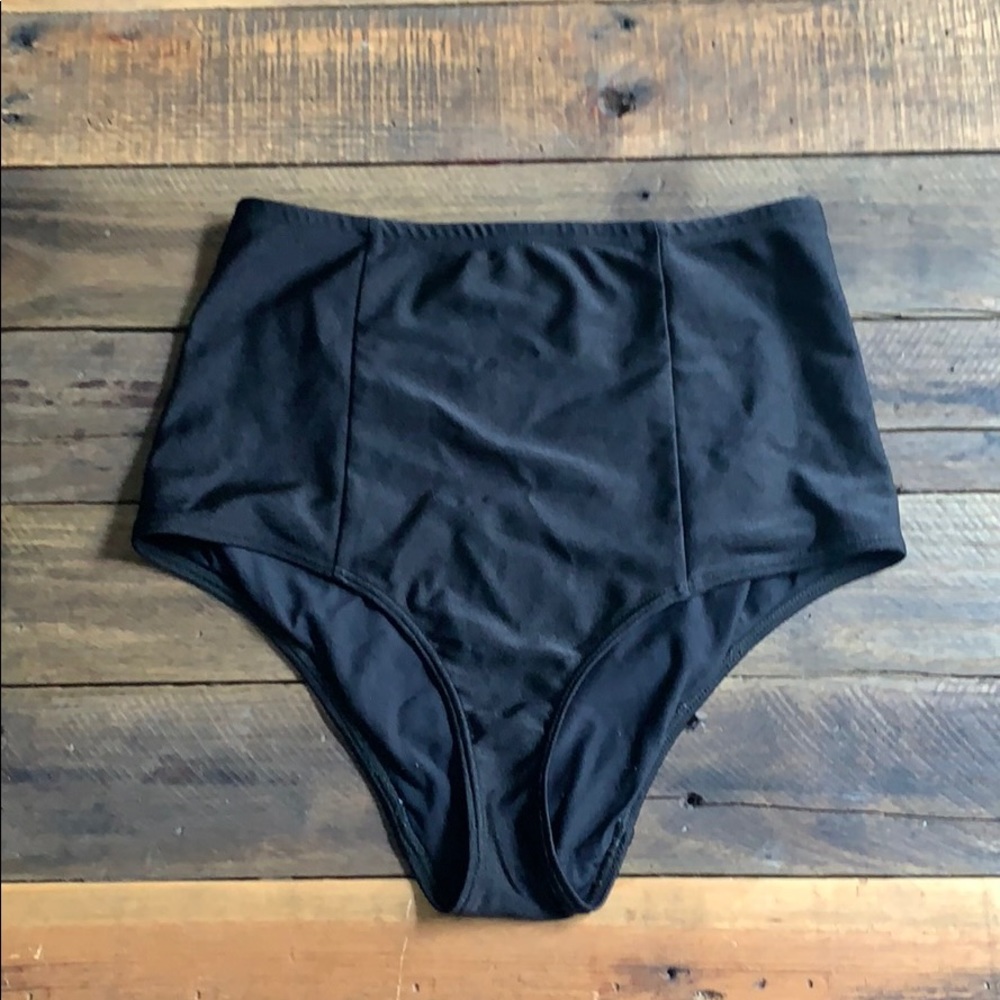Bikini bottoms high waist